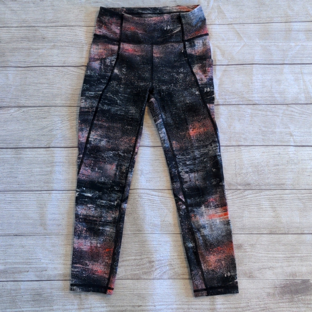NWOT Lululemon Multicolored Cropped Leggings w/ Pockets Size 4